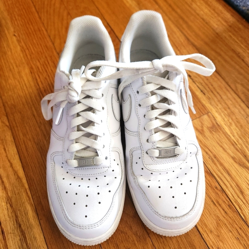 White Nike Airforce 1